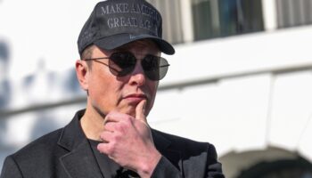 Jueza prohíbe a Musk acceder a datos personales de la Seguridad Social