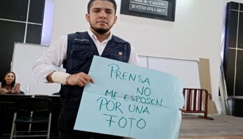 Periodistas exigen justicia tras agresión policial a reportero en Tepic