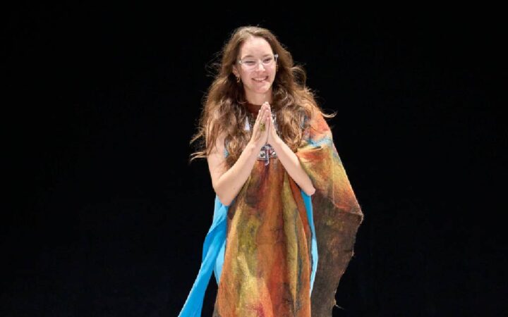 “Me interesa la ropa no como un medio estético, sino para generar conciencia”: Ximena Corcuera