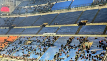 Manifiesta afición rossonera su descontento en San Siro | Video