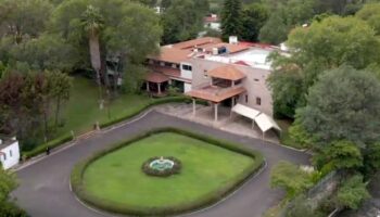 Videos | Así era la lujosa residencia de Silvano Aureoles, con búnker, helipuerto y piscina
