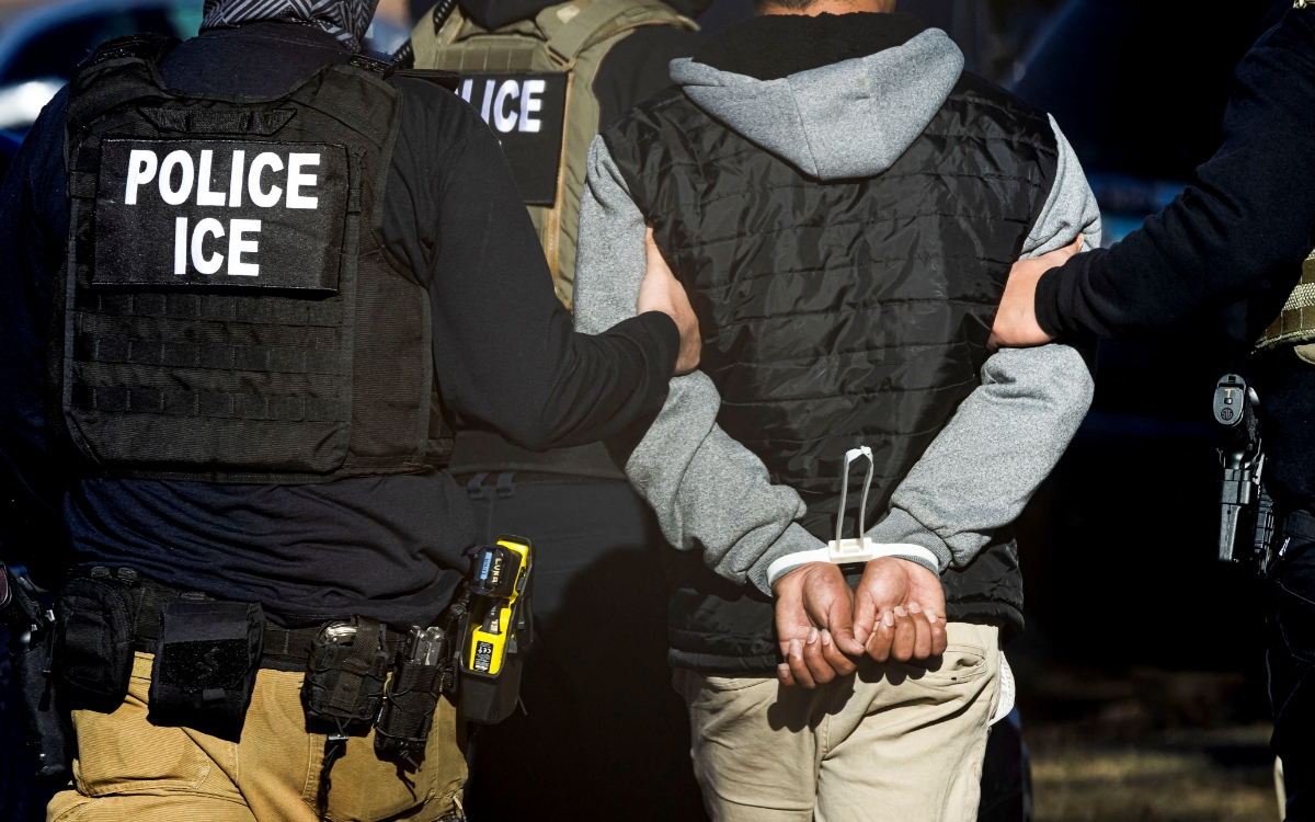 Trump destina más de 250 millones de dólares para pagar a policías que arresten migrantes Trump destina más de 250 millones de dólares para pagar a policías que arresten migrantes