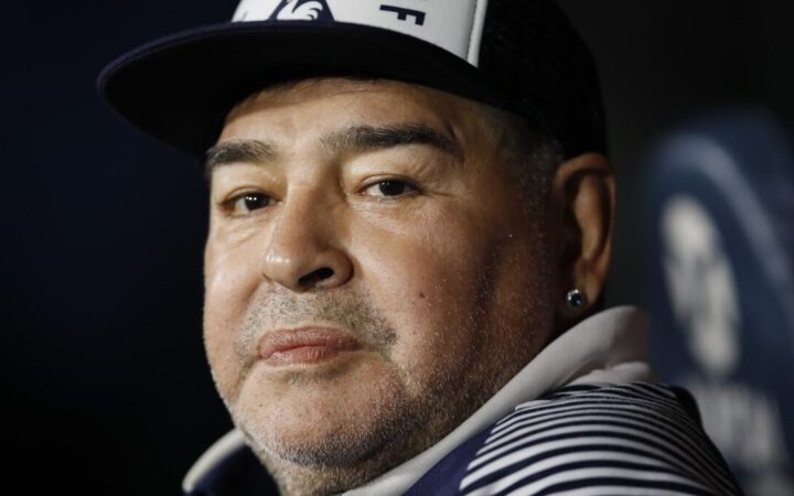 Un testigo revela que sedó a Maradona durante 24 horas por indicación de sus médicos Un testigo revela que sedó a Maradona durante 24 horas por indicación de sus médicos