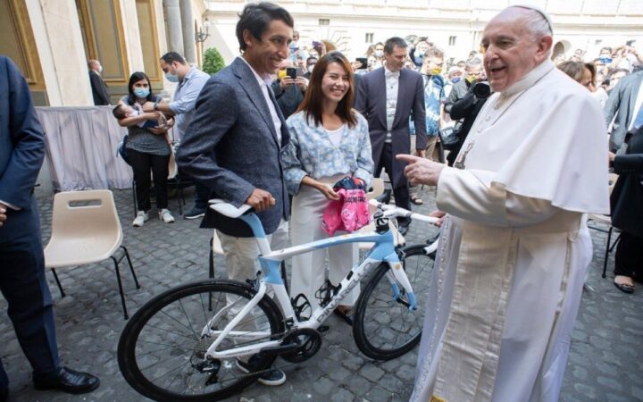 Dedicará Giro de Italia 2025 última etapa al papa Francisco | Video Dedicará Giro de Italia 2025 última etapa al papa Francisco | Video