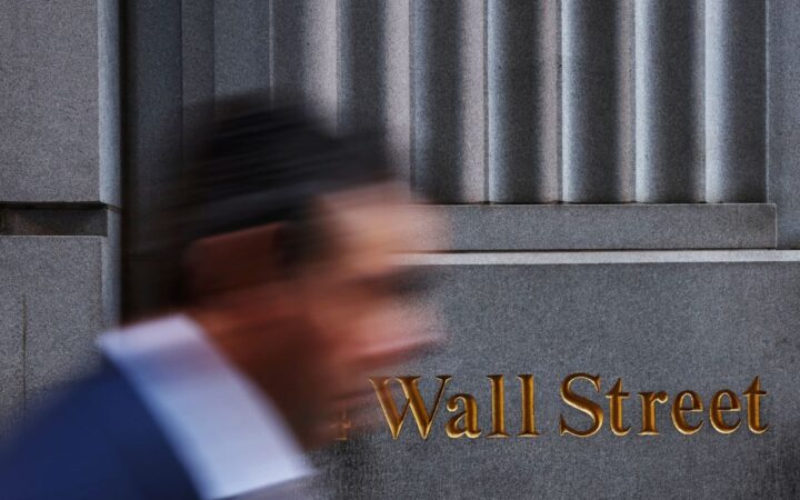 Wall Street abre con fuertes caídas en torno al 4%, S&P 500 entra en territorio bajista