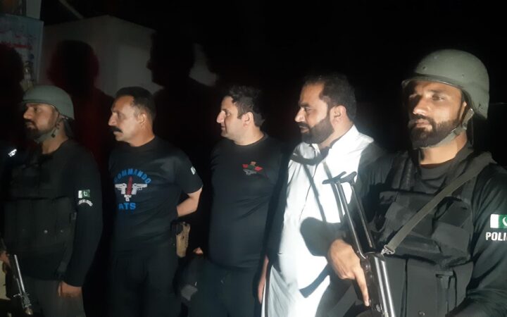 Pakistán considera 'un acto de guerra flagrante y no provocado' bombardeo de India; mueren 2 personas Pakistán considera 'un acto de guerra flagrante y no provocado' bombardeo de India; mueren 2 personas