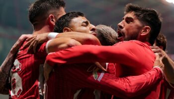 Toluca, con un jugador menos, elimina al Monterrey y avanza a semifinales