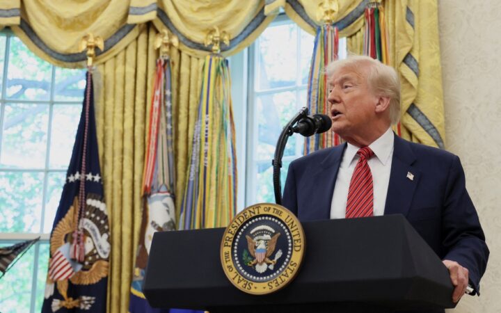 Trump 'levanta la mano' para mediar entre la India y Pakistán