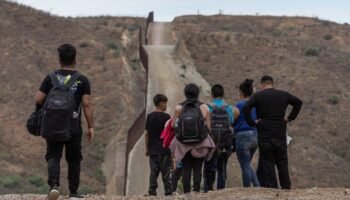Acusan a 4 mexicanos por tráfico de migrantes de Canadá a EU