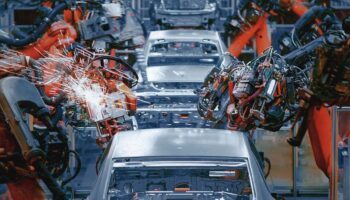La producción de autos en México cae 2% en mayo y las exportaciones se contraen un 2.9%