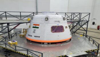 Aplaza India su primer vuelo espacial tripulado hasta 2027