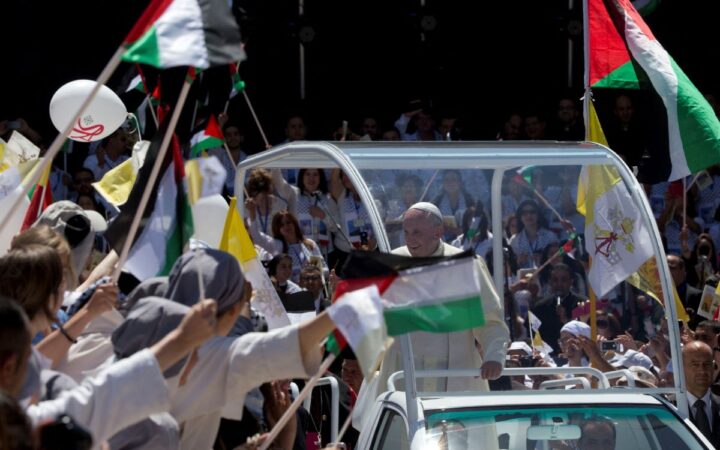 Un papamóvil de Francisco se convertirá en clínica para los niños de Gaza Un papamóvil de Francisco se convertirá en clínica para los niños de Gaza