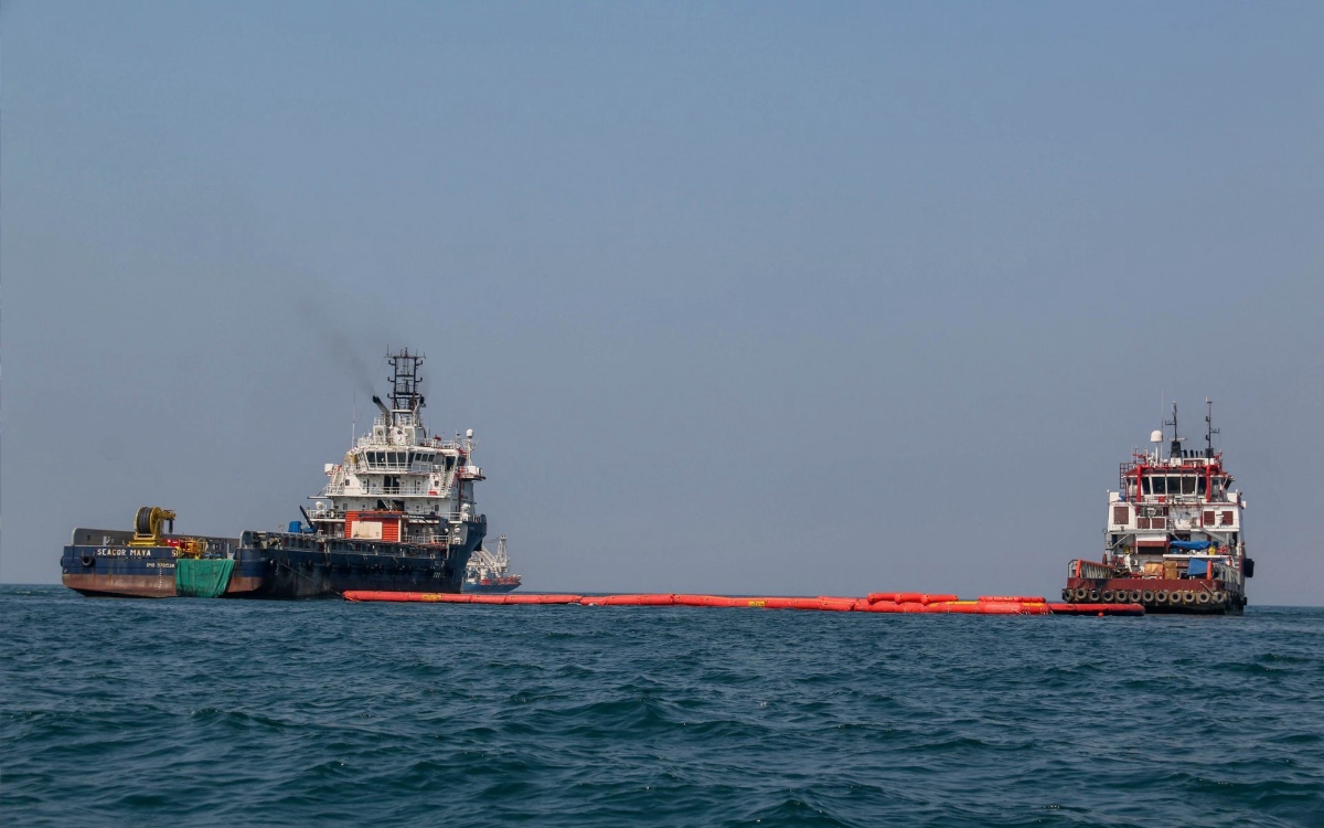 Pemex repara fugas en ducto que transporta aceite a Dos Bocas