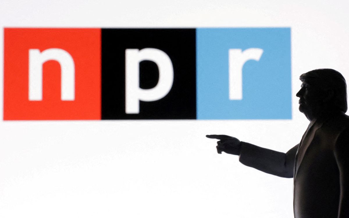 Trump ordena cortar financiación federal para medios públicos NPR y PBS Trump ordena cortar financiación federal para medios públicos NPR y PBS