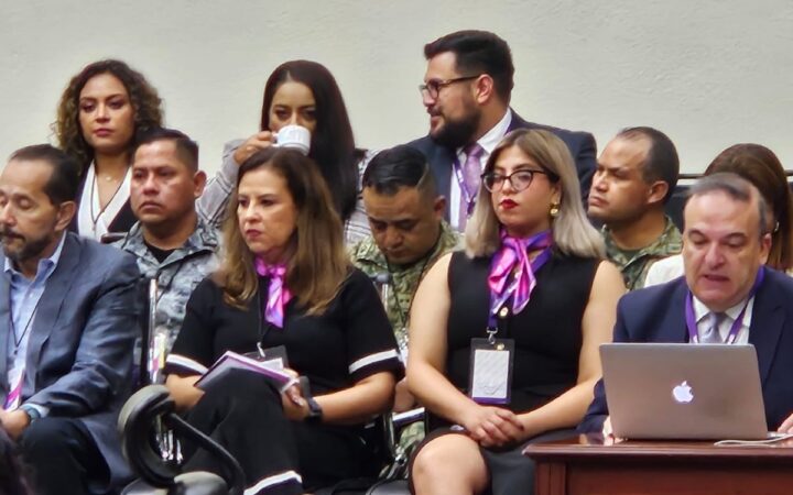 Presencia militar inédita en sesión del INE genera controversia Presencia militar inédita en sesión del INE genera controversia