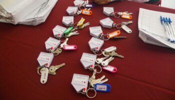 Empresarios rechazan intento de regularizar 'ocupaciones ilegales' de viviendas Infonavit