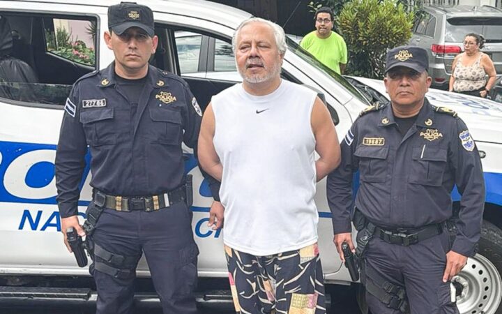 Detienen a prominente abogado constitucionalista salvadoreño crítico de Bukele Detienen a prominente abogado constitucionalista salvadoreño crítico de Bukele