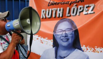 Detención arbitraria de Ruth López ejemplifica el autoritarismo de Bukele: Mesa de Análisis