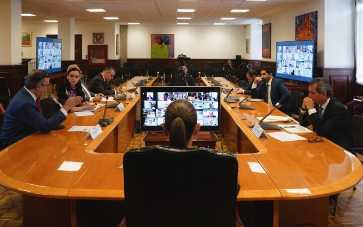 Sheinbaum se reúne con empresarios tras duplicación arancelario al acero y aluminio desde EU