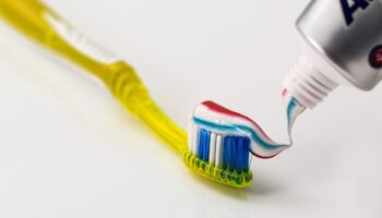 Video | ¿Cuáles son los mejores cepillos de dientes según la Profeco?