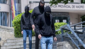 Pactan ultras penas de cárcel por colgar un muñeco de Vinícius Júnior | Video