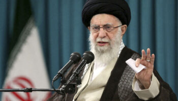 Jamenei felicita al pueblo iraní por la 'victoria' sobre Israel en su primer mensaje tras el alto al fuego