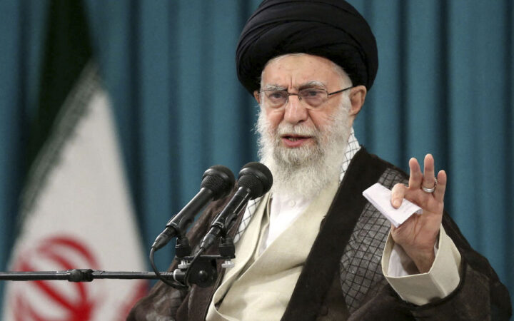 Jamenei felicita al pueblo iraní por la 'victoria' sobre Israel en su primer mensaje tras el alto al fuego Jamenei felicita al pueblo iraní por la 'victoria' sobre Israel en su primer mensaje tras el alto al fuego