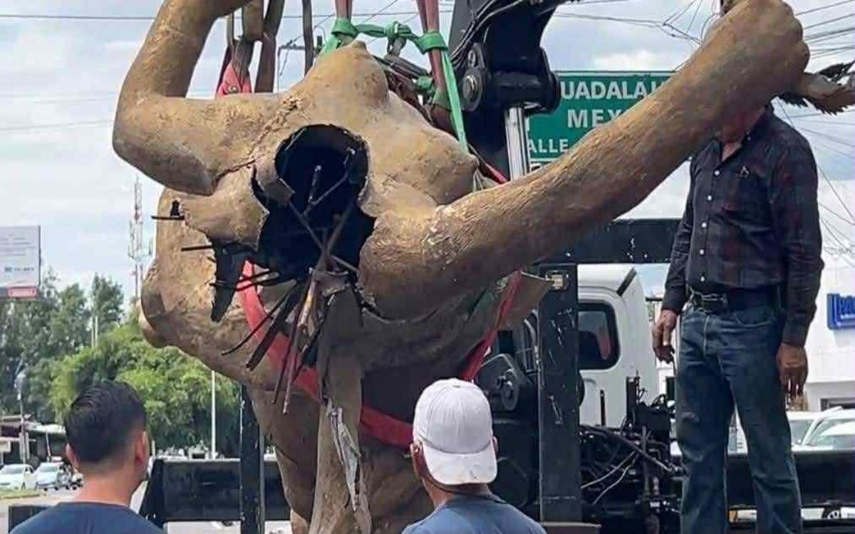 Ángel de la Independencia de Tepic pierde la cabeza durante su retiro para restauración Ángel de la Independencia de Tepic pierde la cabeza durante su retiro para restauración