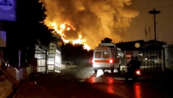 Misiles israelíes alcanzan hospital en Irán; suman más de 220 muertos desde el inicio de la ofensiva