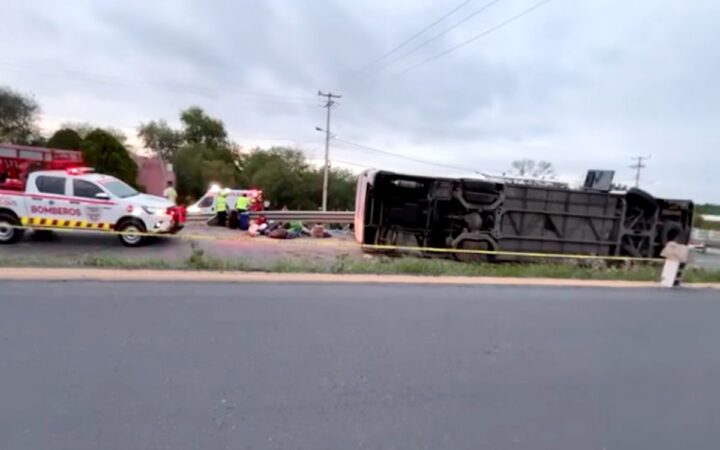 Vacaciones en Tampico se frustran por volcadura con 11 muertos en Nuevo León Vacaciones en Tampico se frustran por volcadura con 11 muertos en Nuevo León