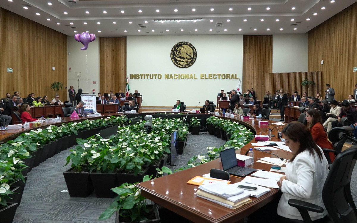 'Podrían suspendernos o inhabilitarnos': consejera INE | Entérate