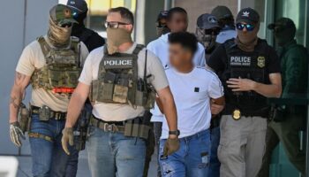 Las redadas migratorias en obras amenazan la industria de la construcción en Estados Unidos