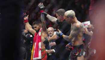 Ilia Topuria vence por nocaut a Oliveira; es campeón ligero de la UFC