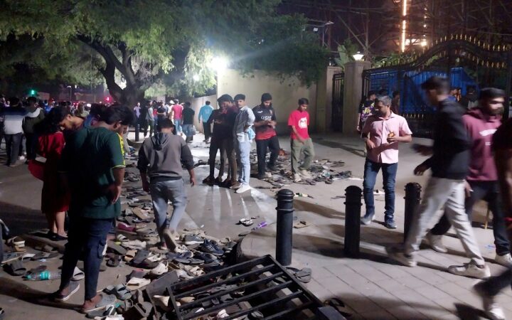 Investigan estampida fatal durante celebración de la liga de críquet en India | Video Investigan estampida fatal durante celebración de la liga de críquet en India | Video