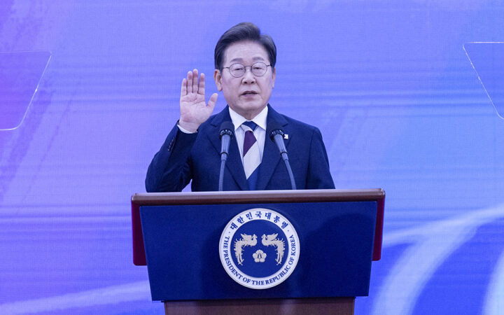 Lee asume la presidencia de Corea del Sur; llama a 'curar heridas' y al diálogo con Kim Jong-un Lee asume la presidencia de Corea del Sur; llama a 'curar heridas' y al diálogo con Kim Jong-un