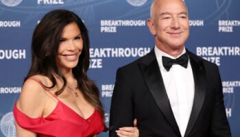 Video | Protestan contra Jeff Bezos en Venecia a días de su boda con Lauren Sánchez
