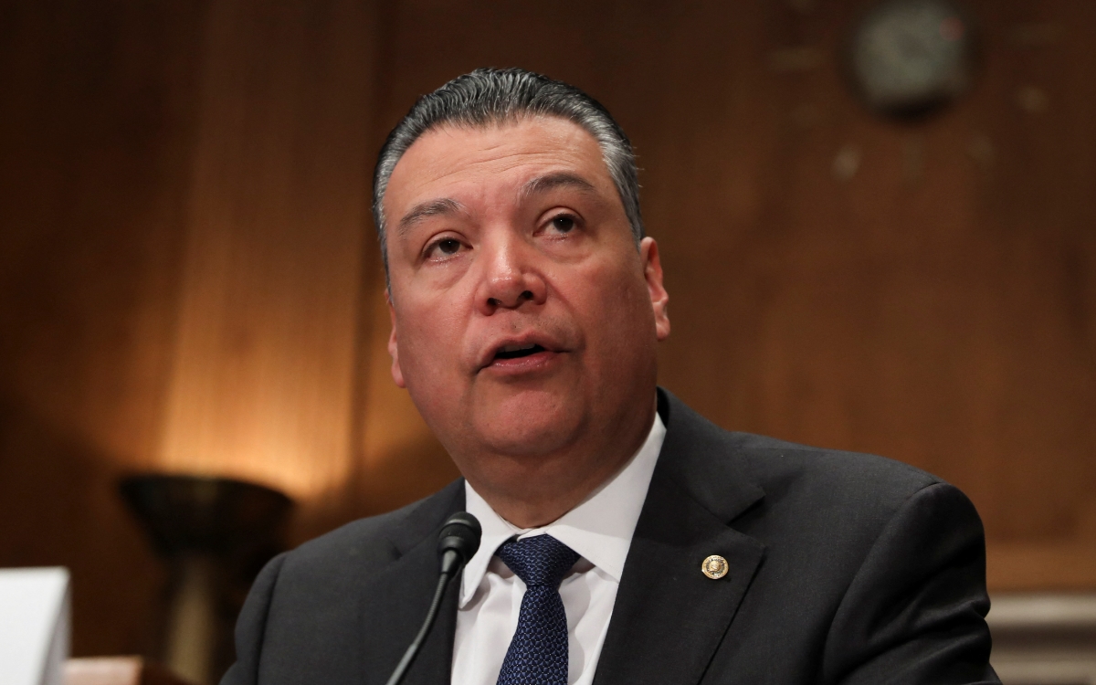¿Quién es Alex Padilla, senador demócrata sometido y expulsado de conferencia de Kristi Noem? ¿Quién es Alex Padilla, senador demócrata sometido y expulsado de conferencia de Kristi Noem?