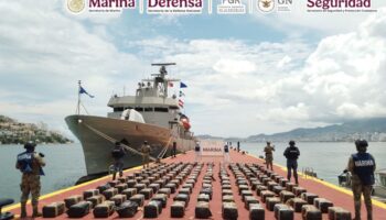Marina decomisa semisumergible con más de 3 toneladas de cocaína en Guerrero