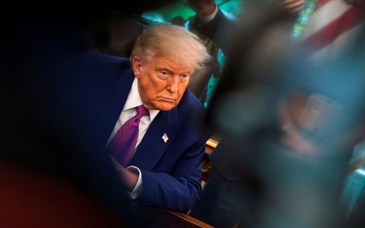 Trump: Ley de Insurrección sobre la mesa en LA; advierte contra protestas en desfile militar de DC Trump: Ley de Insurrección sobre la mesa en LA; advierte contra protestas en desfile militar de DC