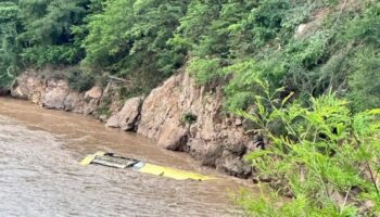 Al menos 7 muertos y 16 heridos deja accidente de autobús en Guerrero