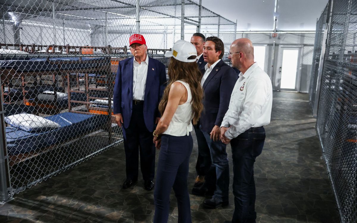 Trump y DeSantis inauguran 'Alligator Alcatraz' con promesas de jueces migratorios in situ
