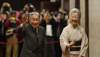 Hospitalizan a Akihito, emperador emérito de Japón