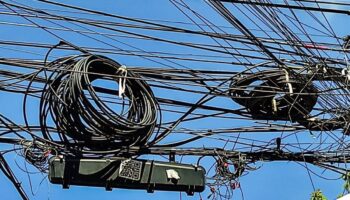 ¿Por qué los cables en CDMX son un riesgo potencial durante sismos y lluvias? | Video