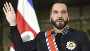 Aprueban reelección indefinida del presidente en El Salvador