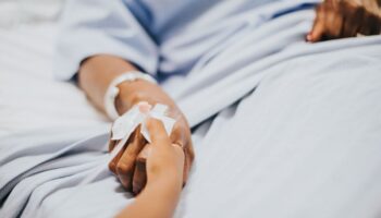 Hombre fallece en Colima por rabia humana; fue agredido en Jalisco