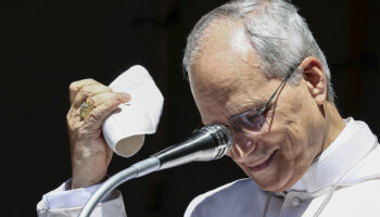 León XIV: Debemos dejar las armas, el mundo no lo soporta más