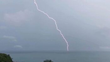 Cae el relámpago más largo del que se tiene registro; fue de 829 km