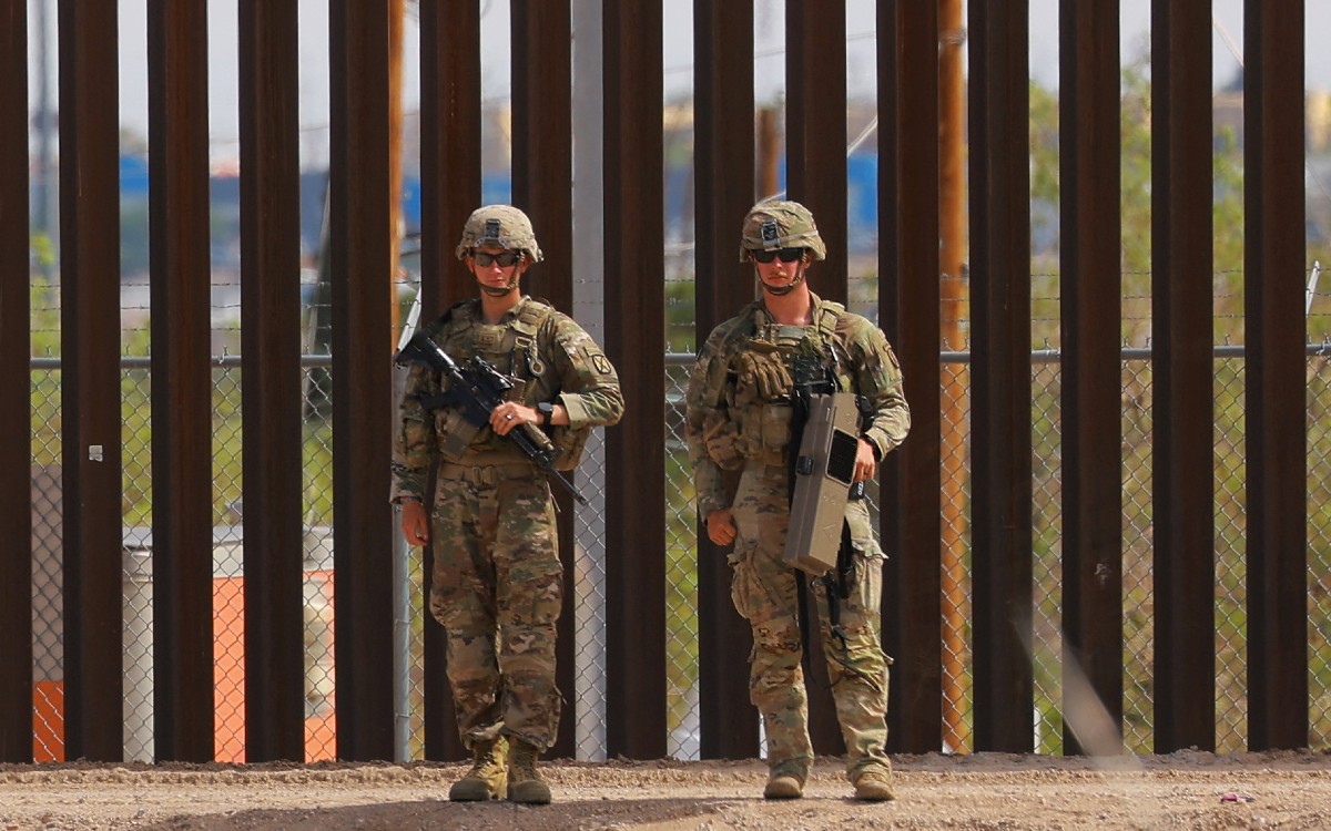 México y EE.UU. lanzan inédito plan fronterizo conjunto para frenar el tráfico de armas: EFE México y EE.UU. lanzan inédito plan fronterizo conjunto para frenar el tráfico de armas: EFE