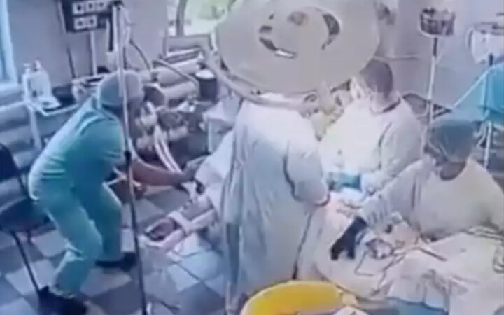 Video | Médicos continuaron con una cirugía durante el potente terremoto de 8.8 en Rusia Video | Médicos continuaron con una cirugía durante el potente terremoto de 8.8 en Rusia