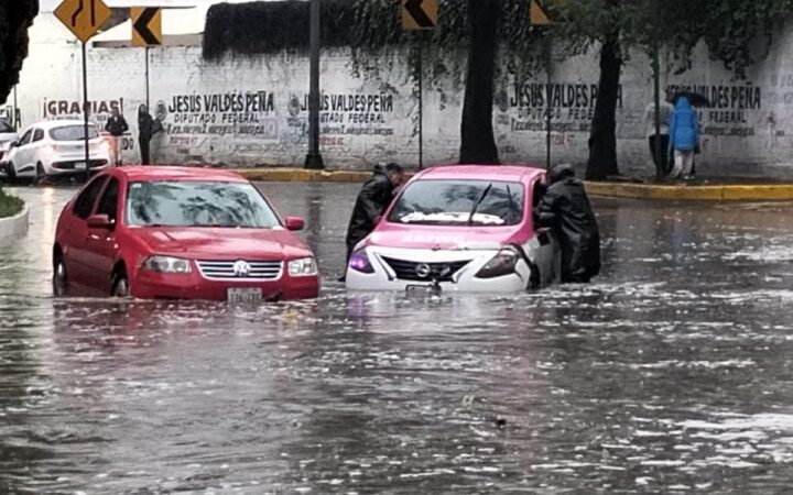 Videos | Caos en Periférico Sur, San Jerónimo y Luis Cabrera por granizada e inundaciones Videos | Caos en Periférico Sur, San Jerónimo y Luis Cabrera por granizada e inundaciones